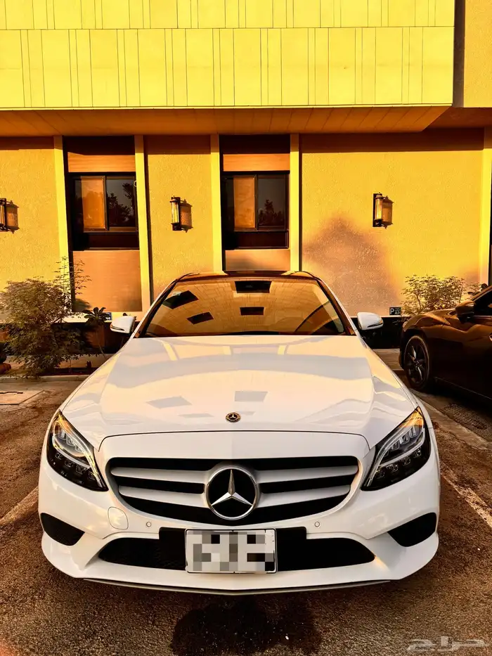 مرسيدس C200 ممشى قليل   اخت الجديدة وبحالة الوكالة 65