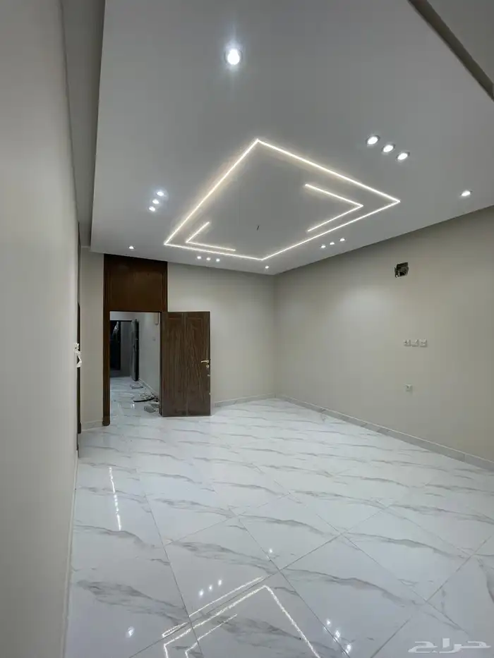 للبيع عمارة مكونة من 4 شقق جديده حفرالباطن حي المحمدية 8