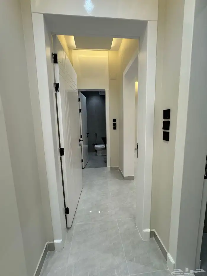 للبيع مقابل نادي ضمك شقق تمليك أرضي بمدخل سياره تشطيب vip 18