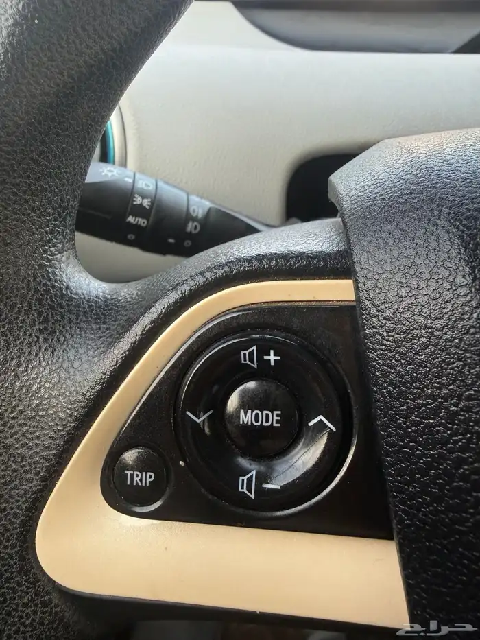 تويوتا بريوس ممشى قليل 23