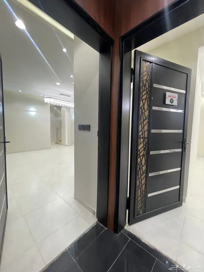 للبيع شقق علويه ببلكونه ودرج داخلى من الشقه للسطح 520 الف 1