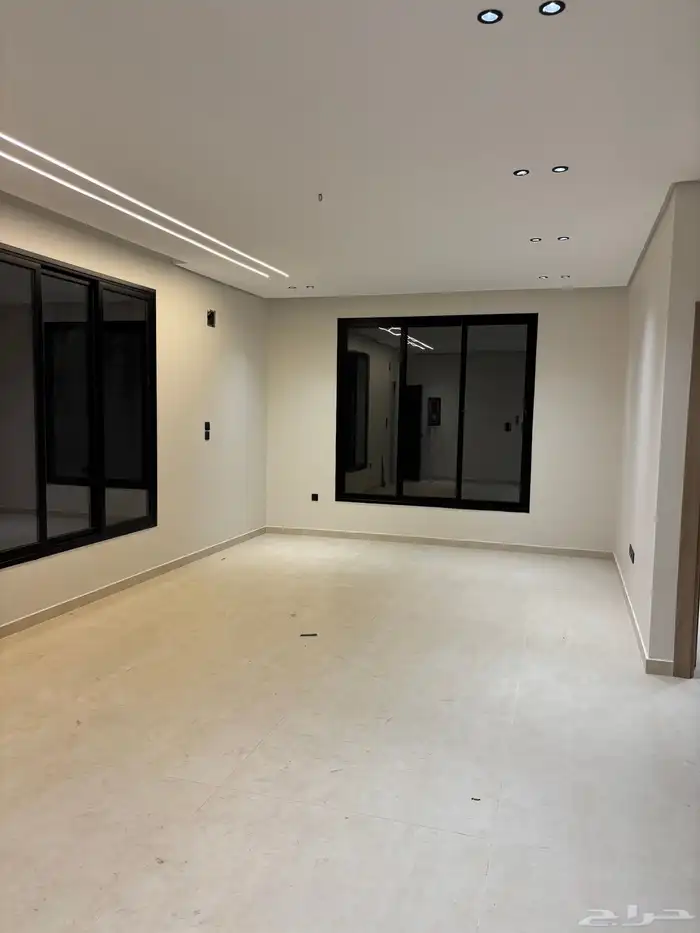 للبيع شقق دوبلكس فاخرة بالحي 5 8 تشطيب فاخر وراقي جدا 2