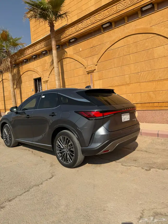 لكزس RXBH هايبرد 2024 للبيع بلاتينيوم 4