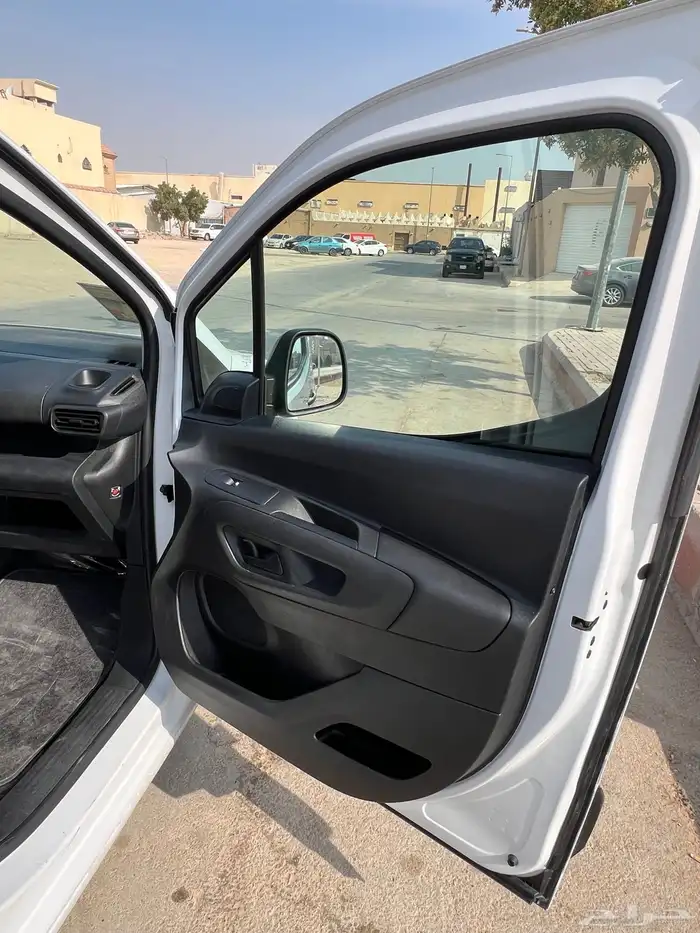 باص بيجو بارتنر ثلاجه 17