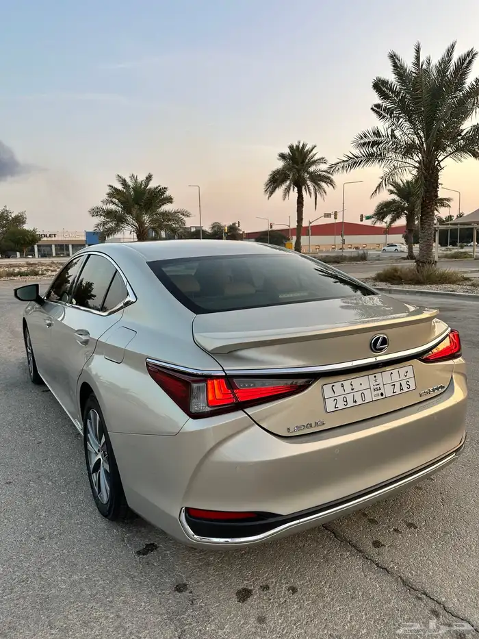 لكزس ES300h هايبرد موديل 2021 سعودي 6