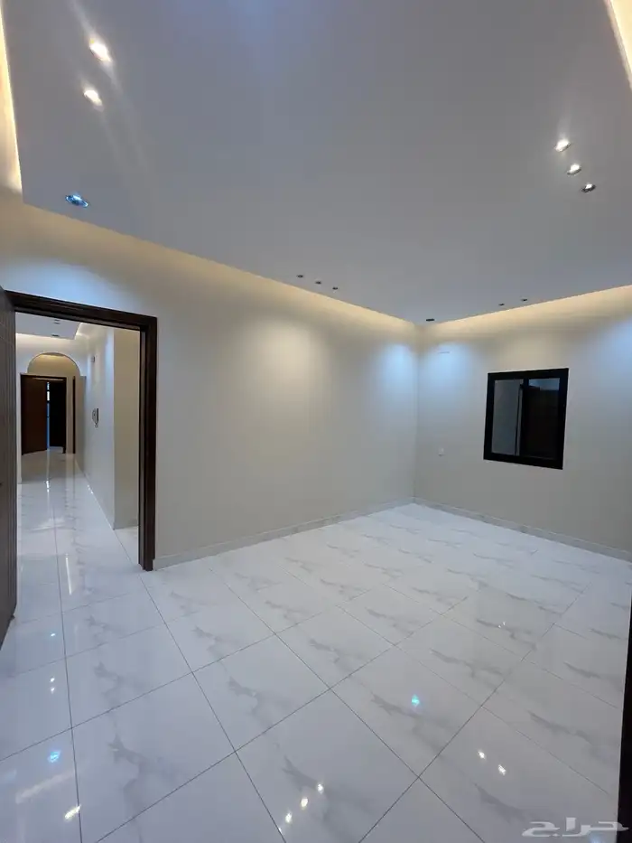 للبيع دور ارضي6غرف بحوش وسيع شمال الخميس 3