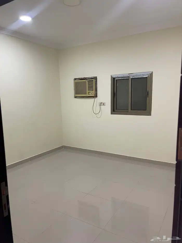 شقة عوائل بحي الحفيرة مع مكيفات 1