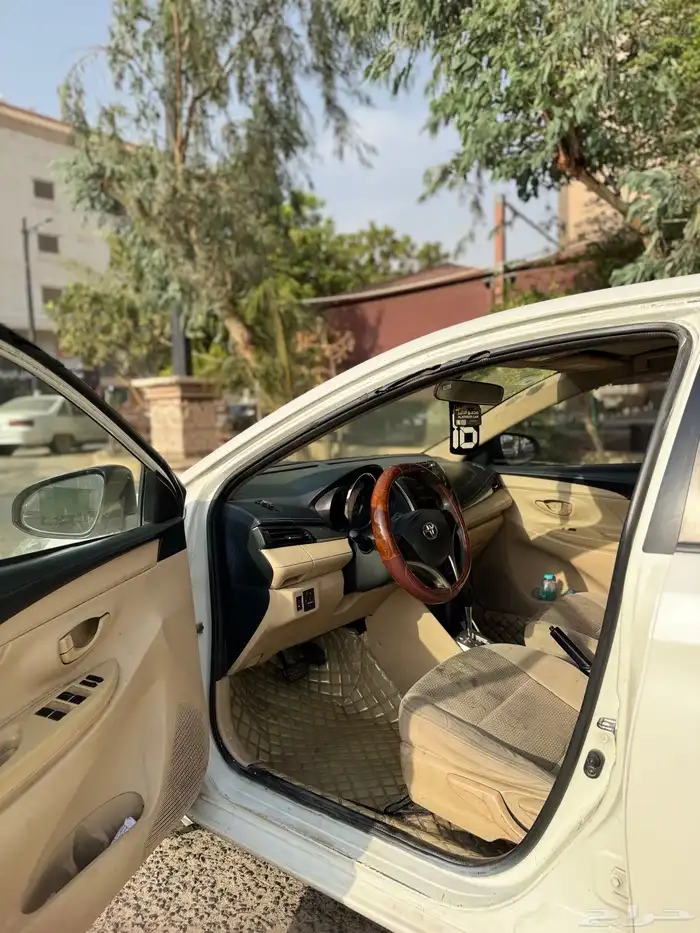 يارس 2016 ابيض الفئة E 7