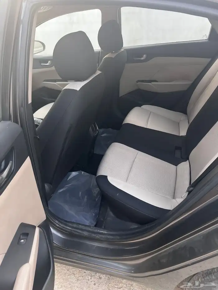 اكسنت هيونداي للبيع 10