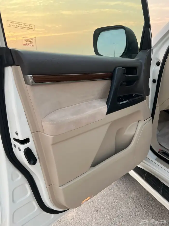 لاندكروزر 2018 سعودي فل كامل 11