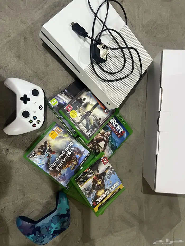 اكس بوكس مع 6اشرطه وايدي اثنين والجهاز للامانه جديد 0