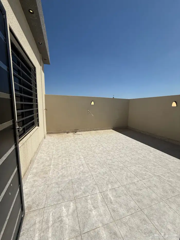 للبيع روف بملحق علوي درج داخلي وخارجي شرق خميس مشيط 650الف 20