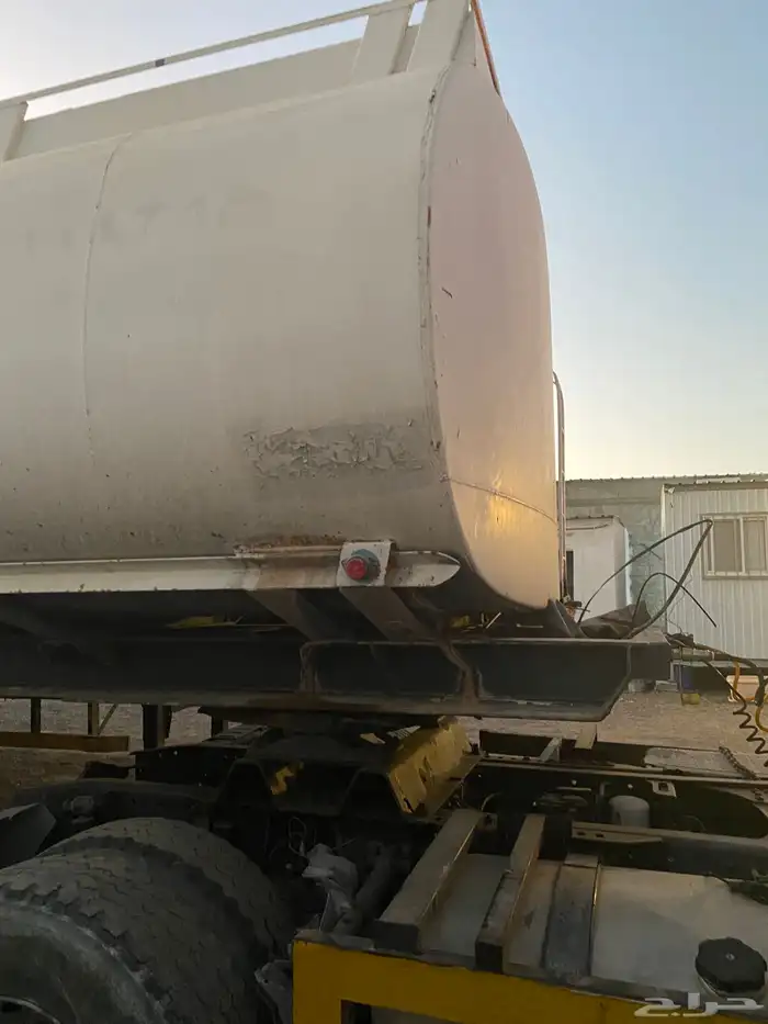 للبيع تانكي صهريج ماء 32000 لتر 2