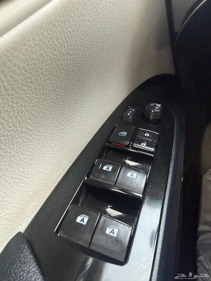 تويوتا بريوس ممشى قليل 13