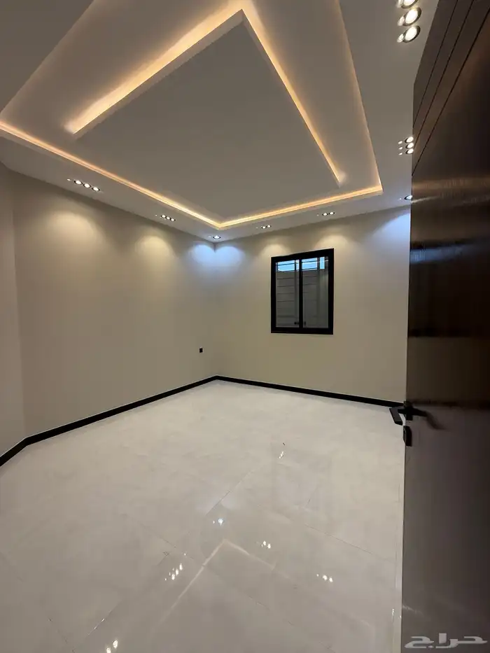 للبيع ارواف علويه 9غرف وشقق ارضيه ببايكة سيارة ف درة الموسي 15