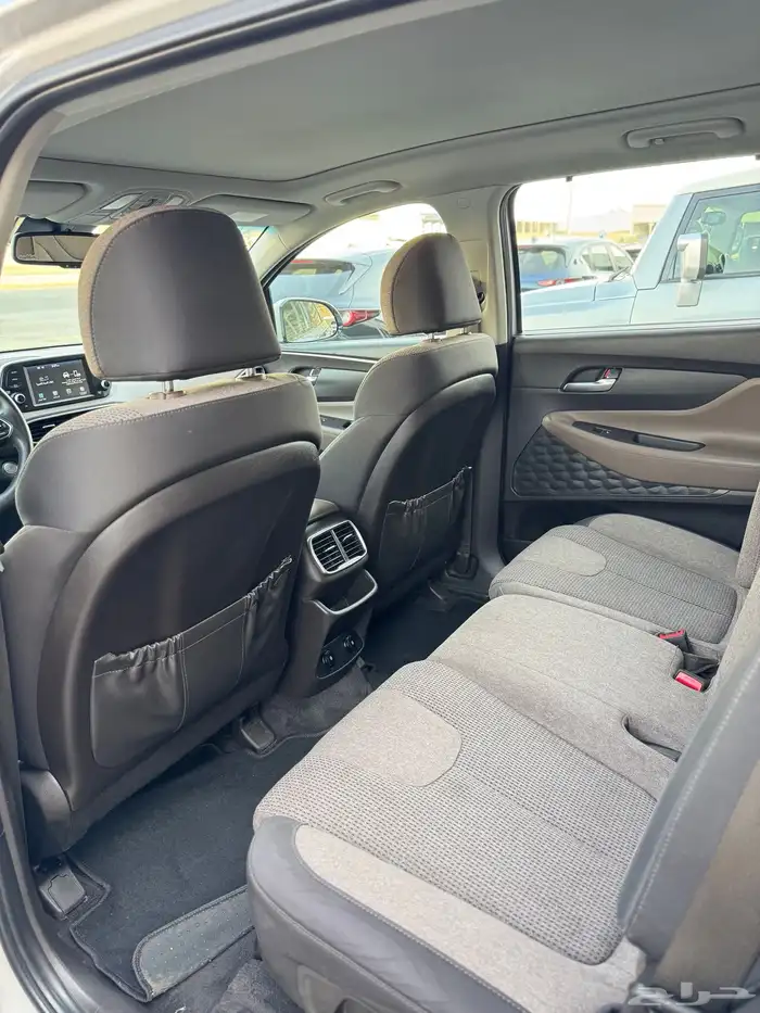 للبيع هيونداي سنتافي 2020 - نص فل - دبل - بحالة الوكاله 6