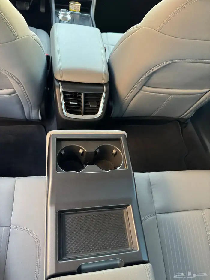 للبيع فورد تورس 2022 سعودي ممشى قليل 12