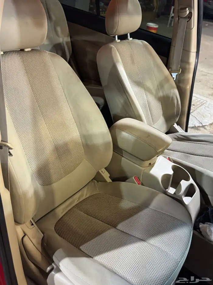 للبيع كيا كارينز 2012 6