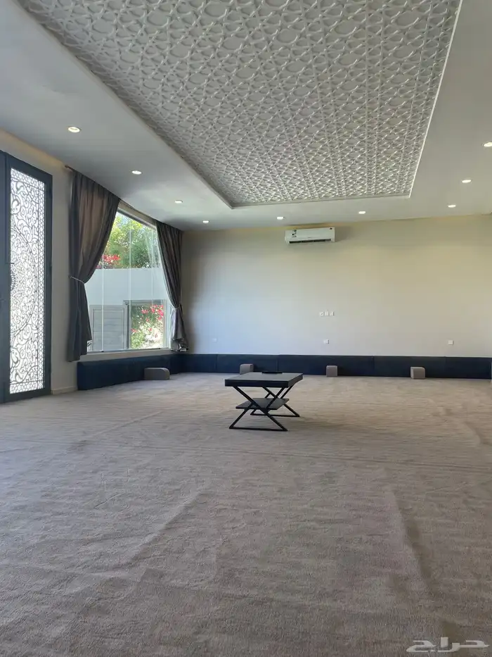 للإيجار استراحة كبيرة فخمة في الطائف متاحة عيد الفطر 1