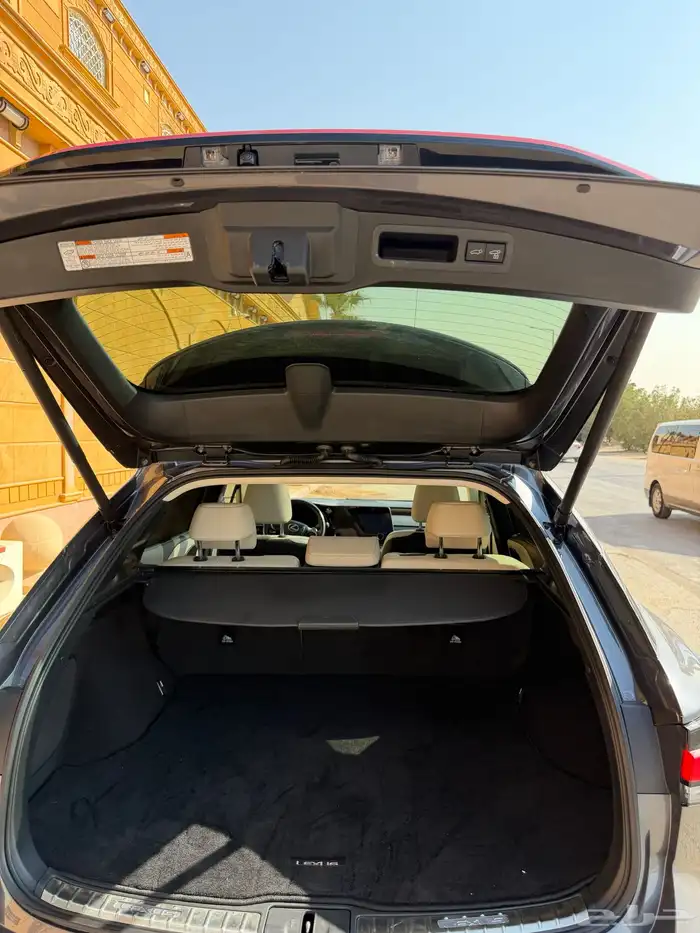 لكزس RXBH هايبرد 2024 للبيع بلاتينيوم 11