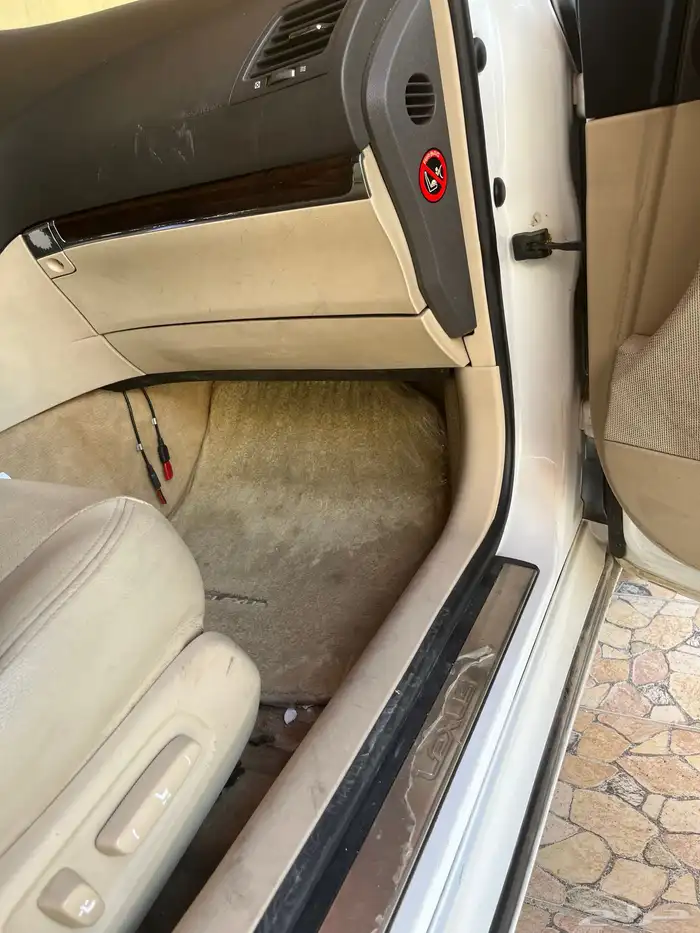 لكزس 2011 فل كامل 12