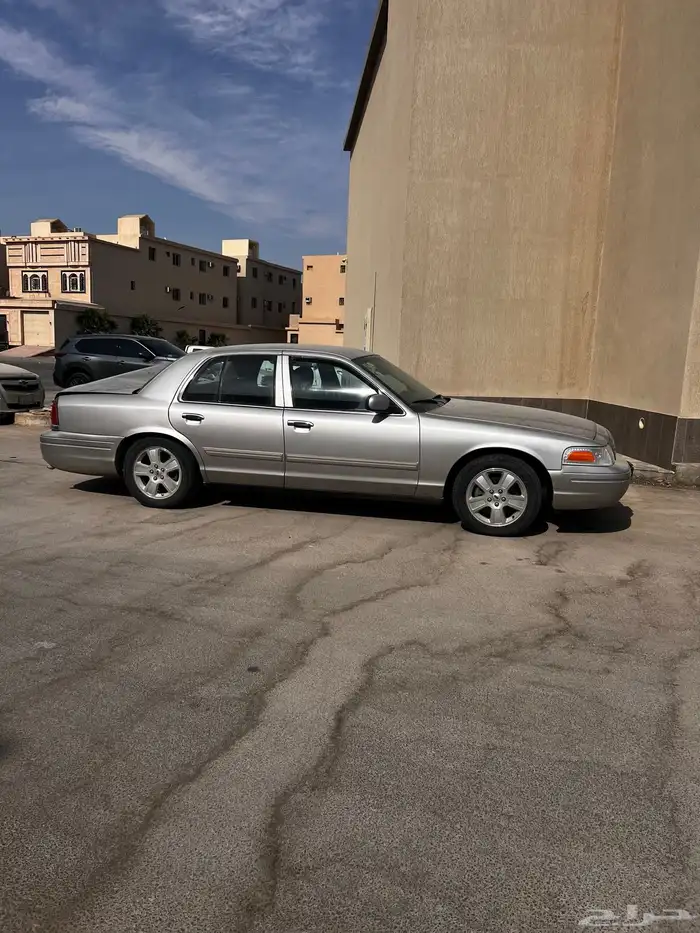 فورد فكتوريا 2011 3