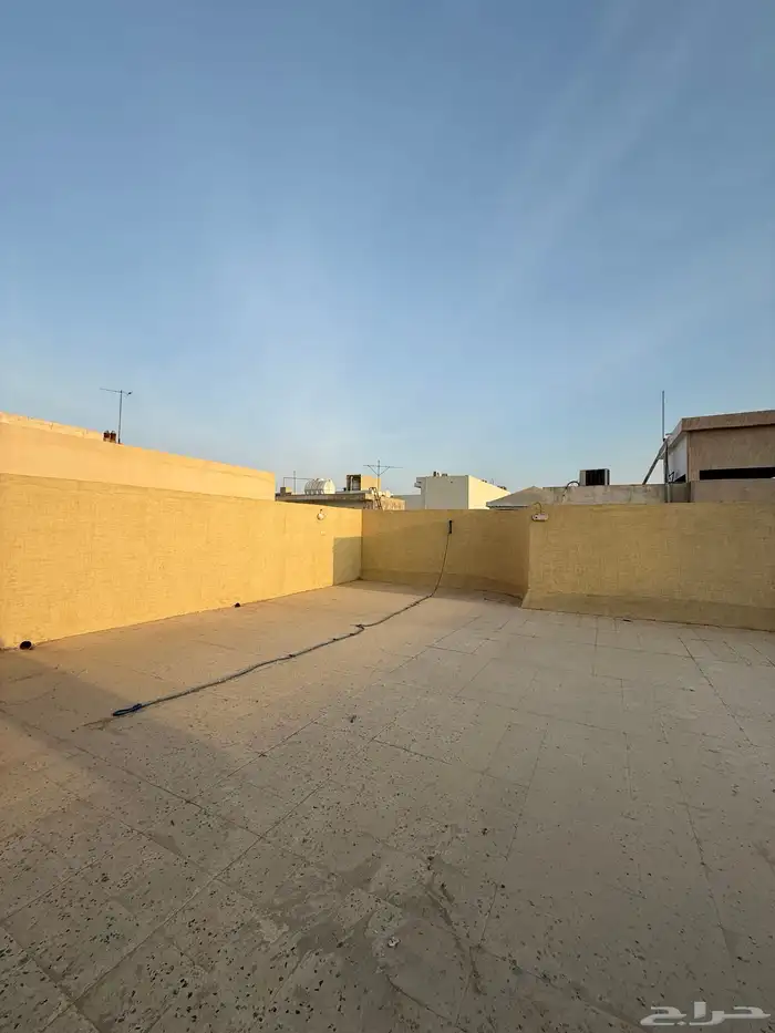 دور علوي للإيجار 11