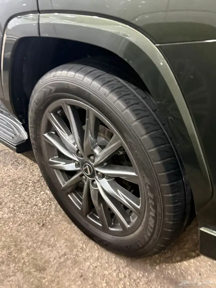 لكزس 2024 عداد 34 الف LX600 اف سبورت 5