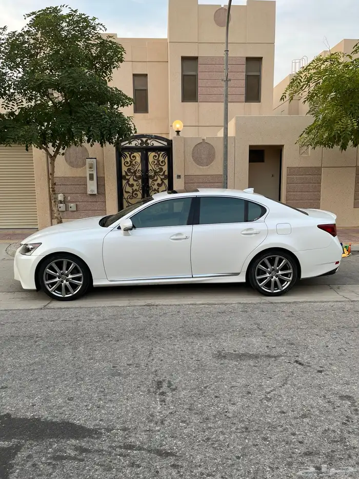 للبيع لكزس GS350 CD - موديل 2015 - فل كامل 6