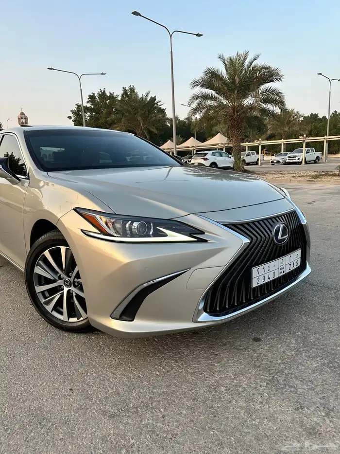 لكزس ES300h هايبرد موديل 2021 سعودي 13