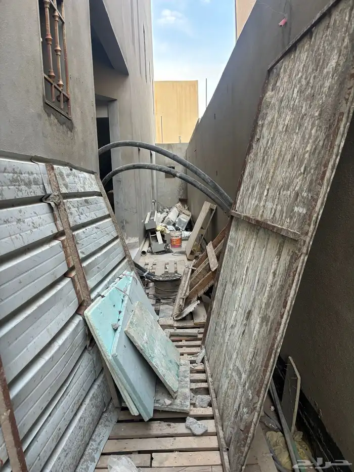 دكت وحديد وشنكو وطبليات خشب للبيع 4