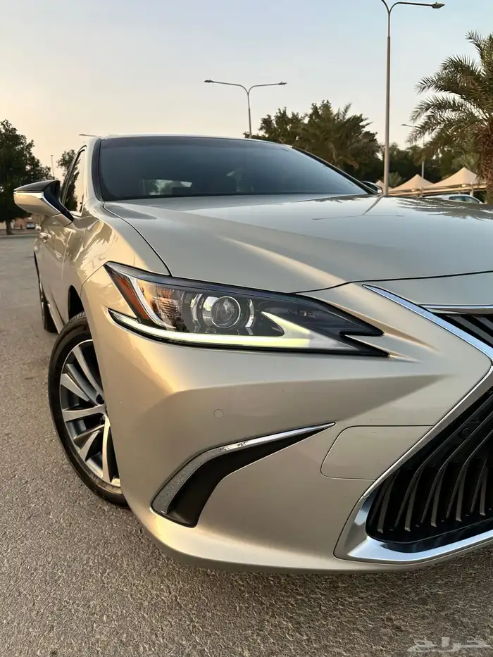 لكزس ES300h هايبرد موديل 2021 سعودي 14