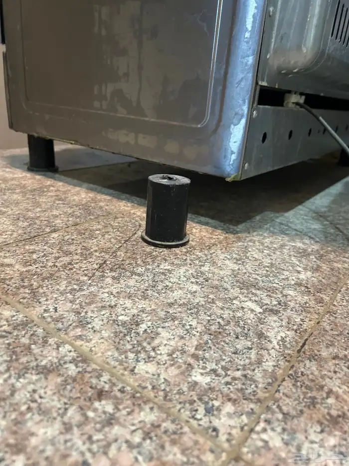 فرن وغسالة وطاولة قهوة وكرسي بار 4