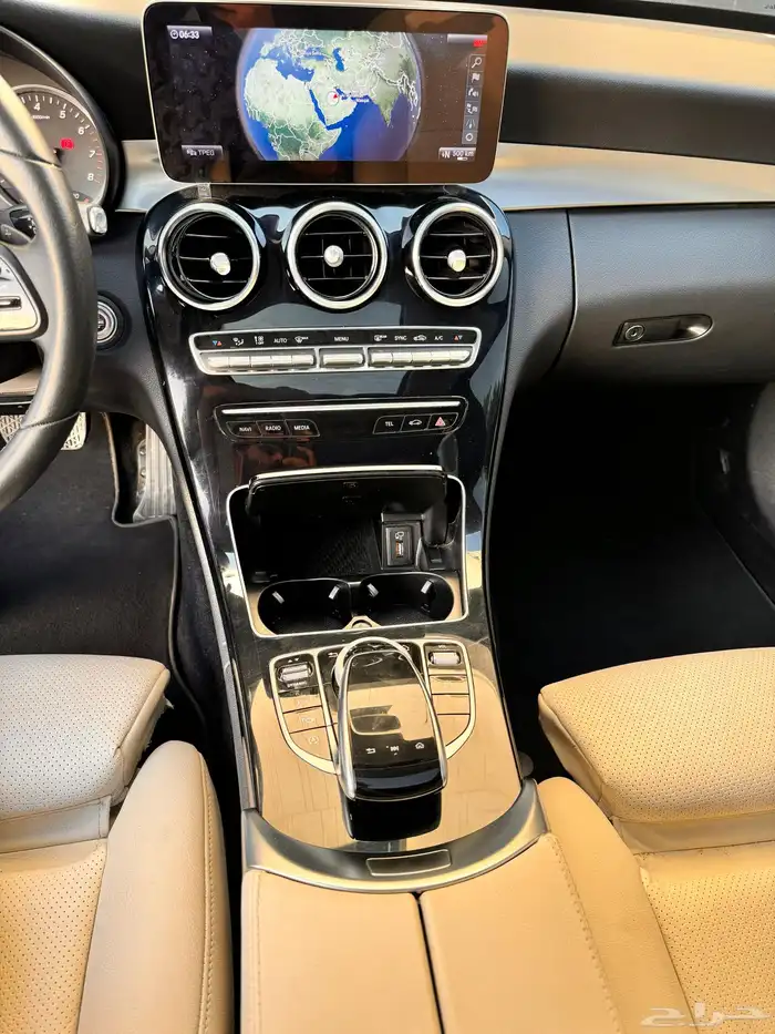 مرسيدس C200 ممشى قليل   اخت الجديدة وبحالة الوكالة 51