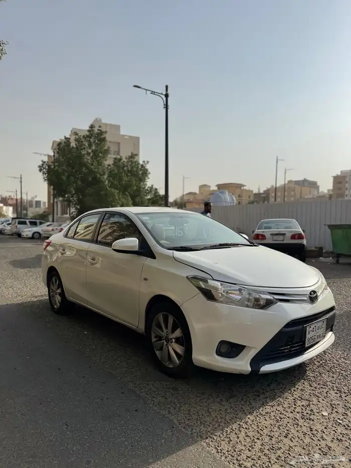 يارس 2016 ابيض الفئة E 2