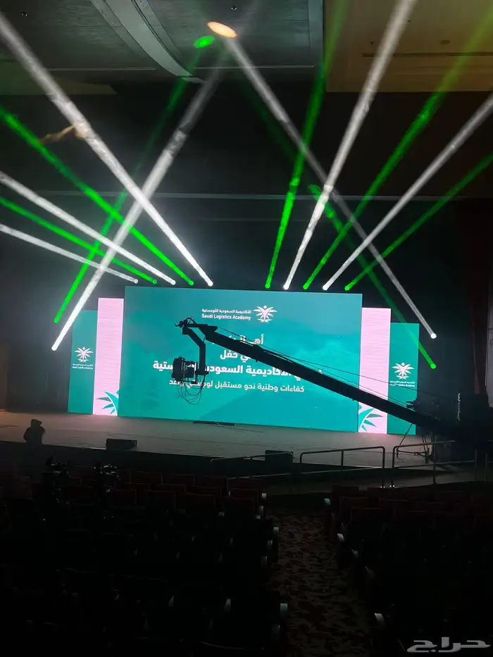 تاجير وتنظيم المعارض والمؤتمرات شاشات اضاءات صوتيات حفلات 3