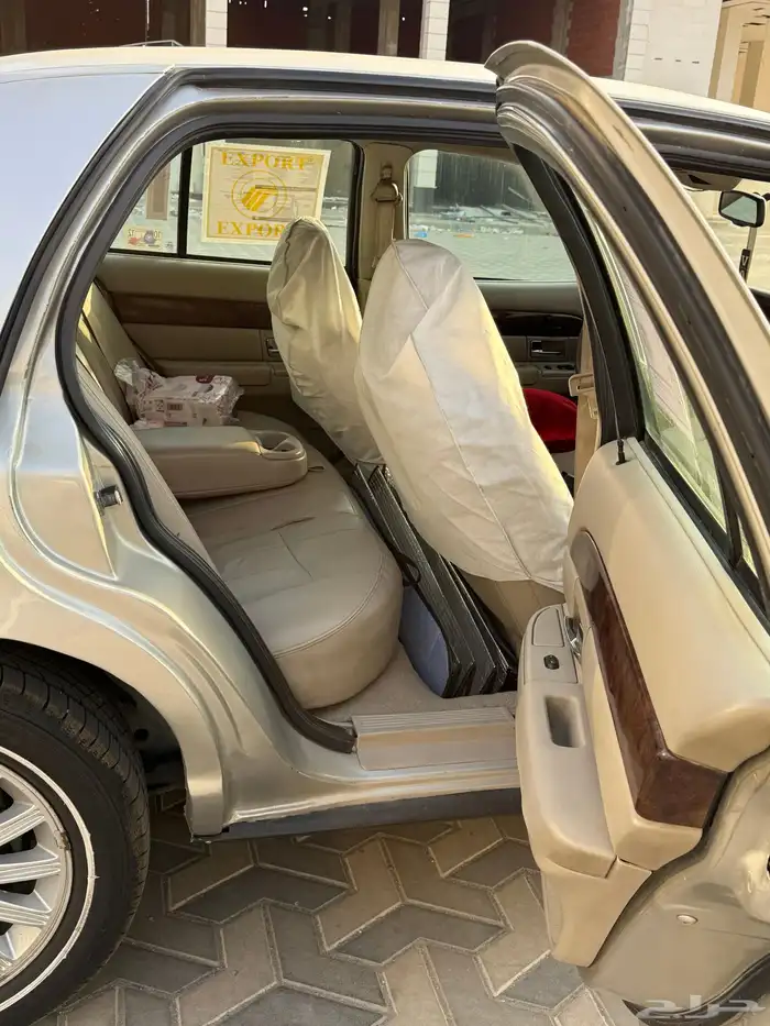 فورد جراند ماركيز 2008 8