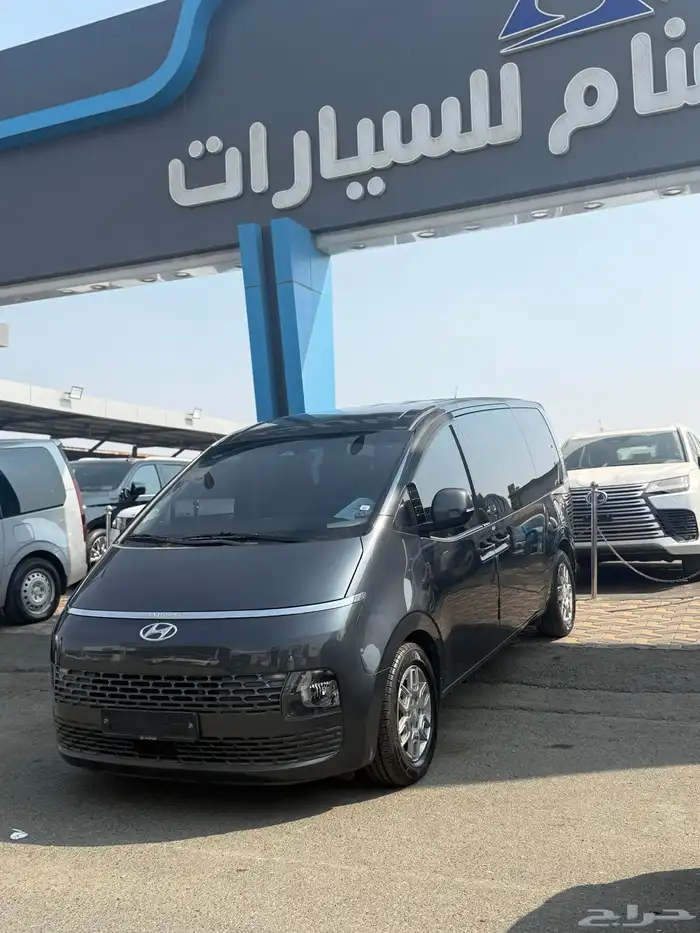 هونداي استاريا 2022 ديزل 11 راكب 4