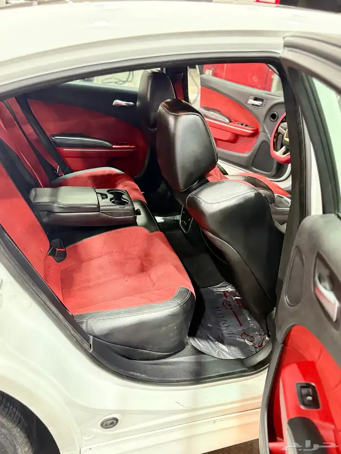 دودج تشارجر 2015 SRT 6.4 ابيض لؤلؤي 13
