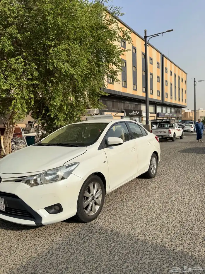 يارس 2016 ابيض الفئة E 1