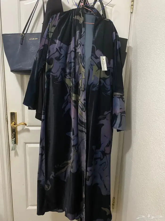 عبايه مخمل 0