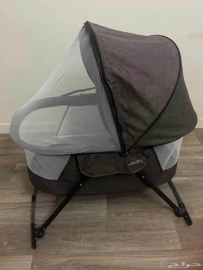 سرير مواليد للبيع يصلح بنت وولد شبه جديد ما استخدم 1