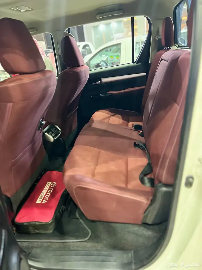 تويوتا هايلوكس 2017 سعودي فل كامل ماشي 304 الف 10