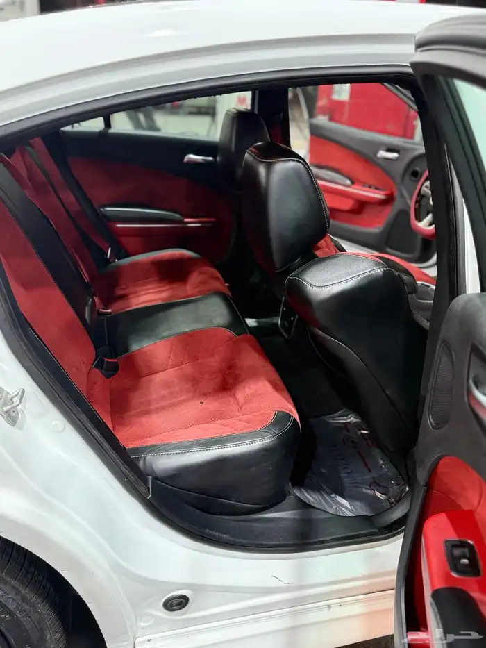 دودج تشارجر 2015 SRT 6.4 ابيض لؤلؤي 11