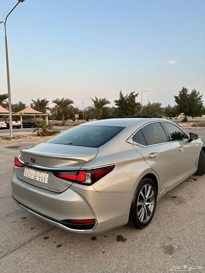 لكزس ES300h هايبرد موديل 2021 سعودي 16