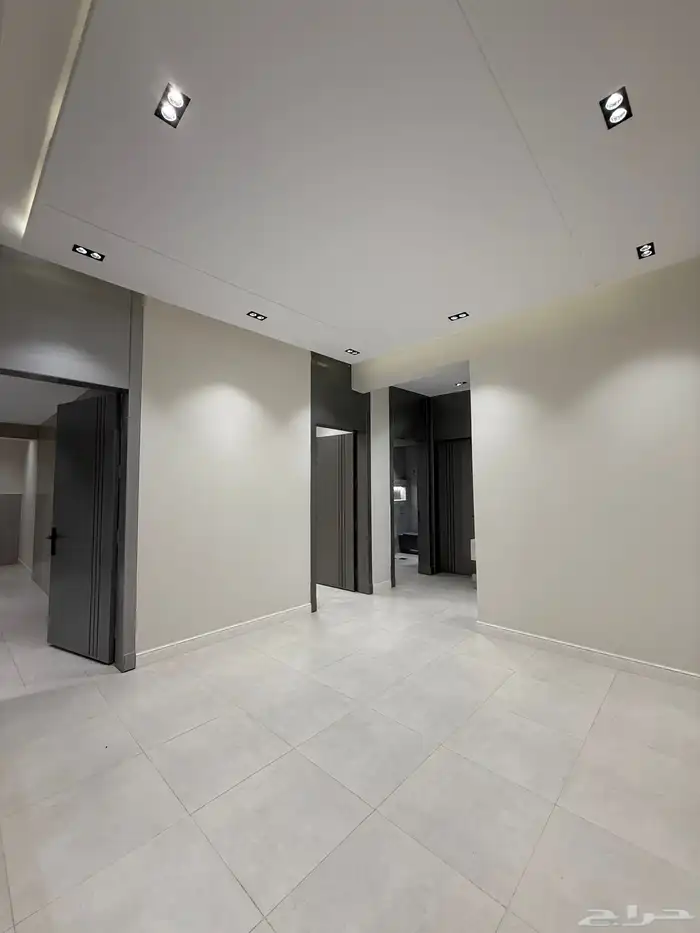 للبيع شقة علوي 6 غرف ببلكونة قرب منتزه المطآر بأبها 550 الف 13