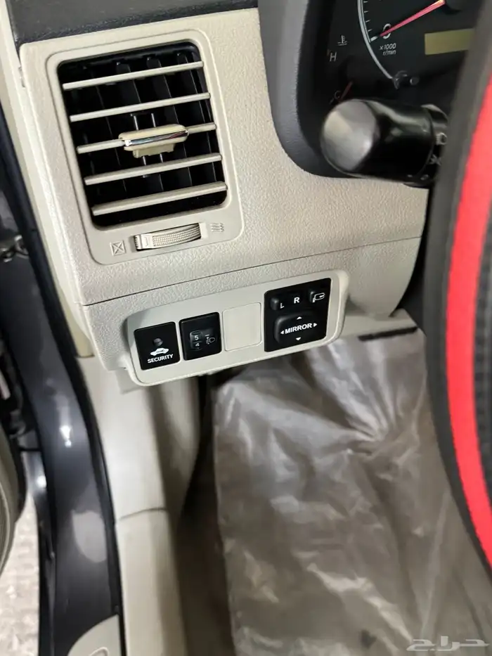 تويوتا كورلا 2013 مشى قليل جدا. 164 الف بحالة الوكالة تماما 5