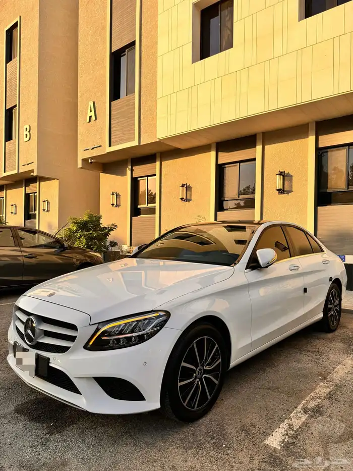مرسيدس C200 ممشى قليل   اخت الجديدة وبحالة الوكالة 30