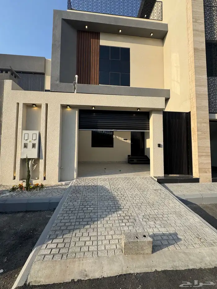 للبيع مقابل نادي ضمك شقق تمليك أرضي بمدخل سياره تشطيب vip 1