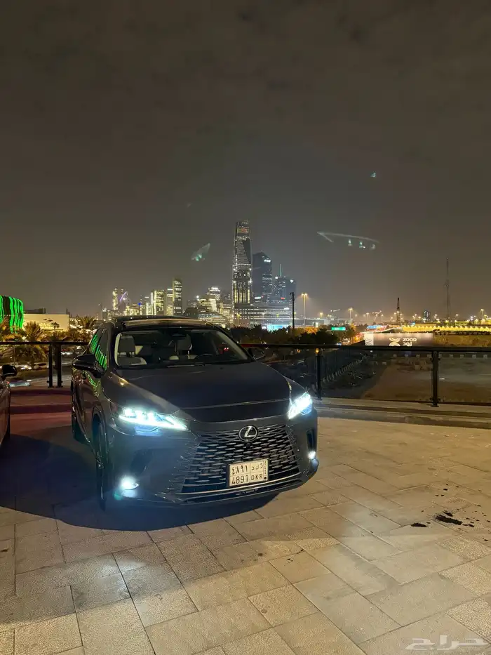 لكزس RXBH هايبرد 2024 للبيع بلاتينيوم 26